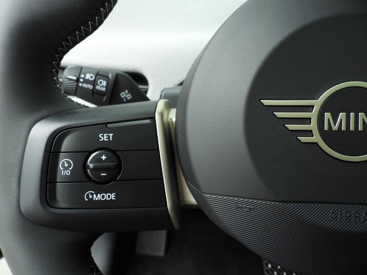 Mini COOPER 3-deurs E | Favoured Trim + Package L