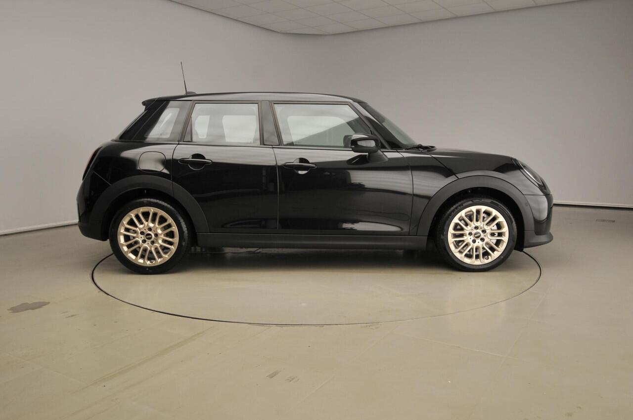 Mini COOPER 5-deurs C Favoured Trim + Package S