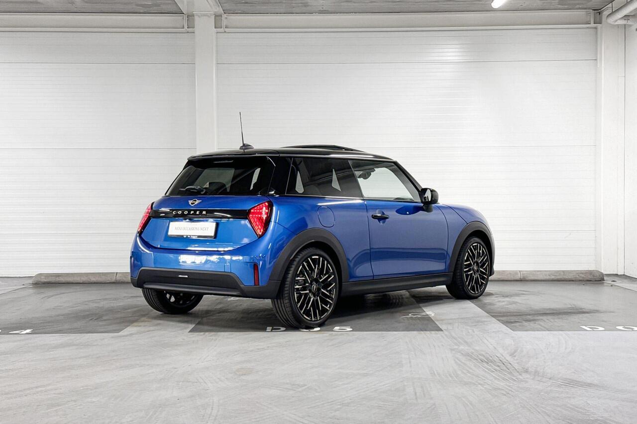 Mini COOPER C | Favoured uitvoering | Pakket M | 18" Night Flash Spoke 2-tone | Selections