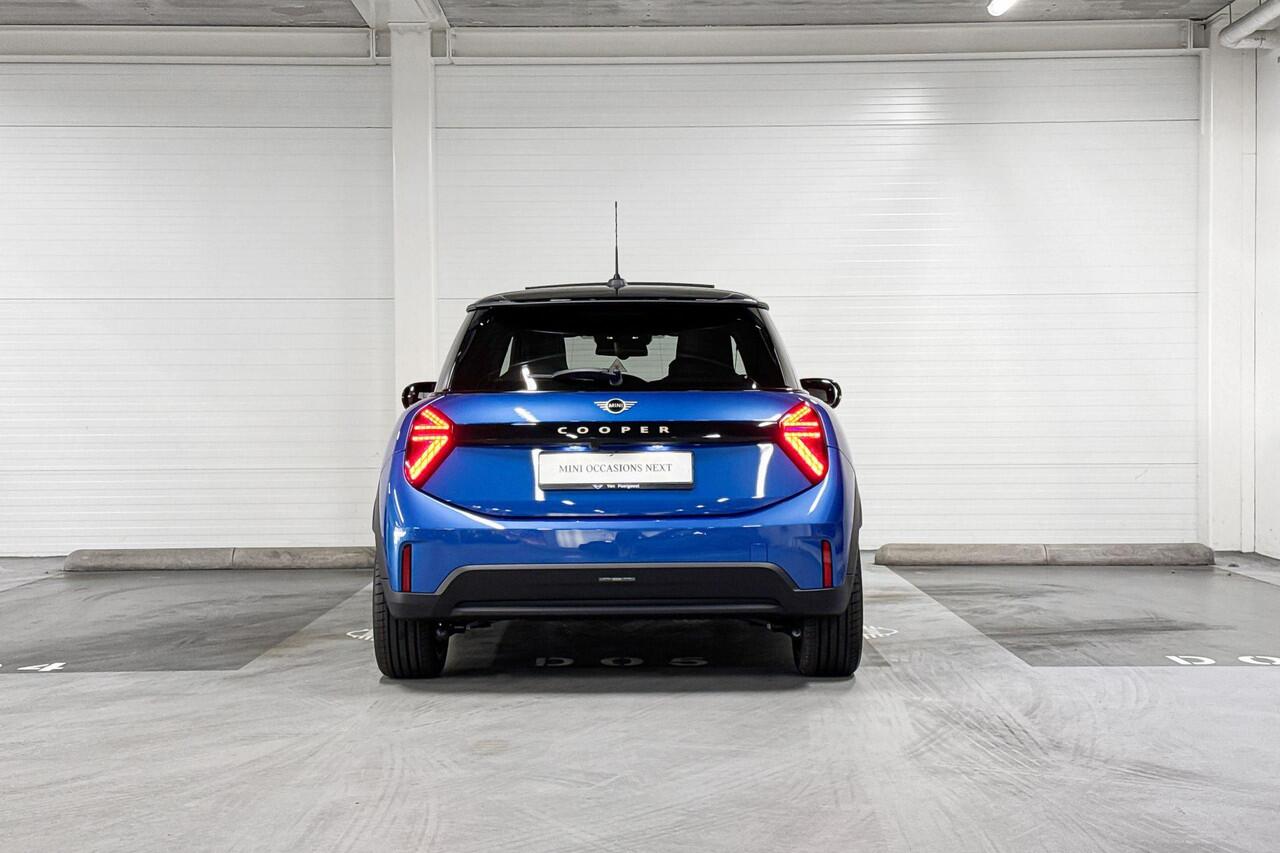 Mini COOPER C | Favoured uitvoering | Pakket M | 18" Night Flash Spoke 2-tone | Selections