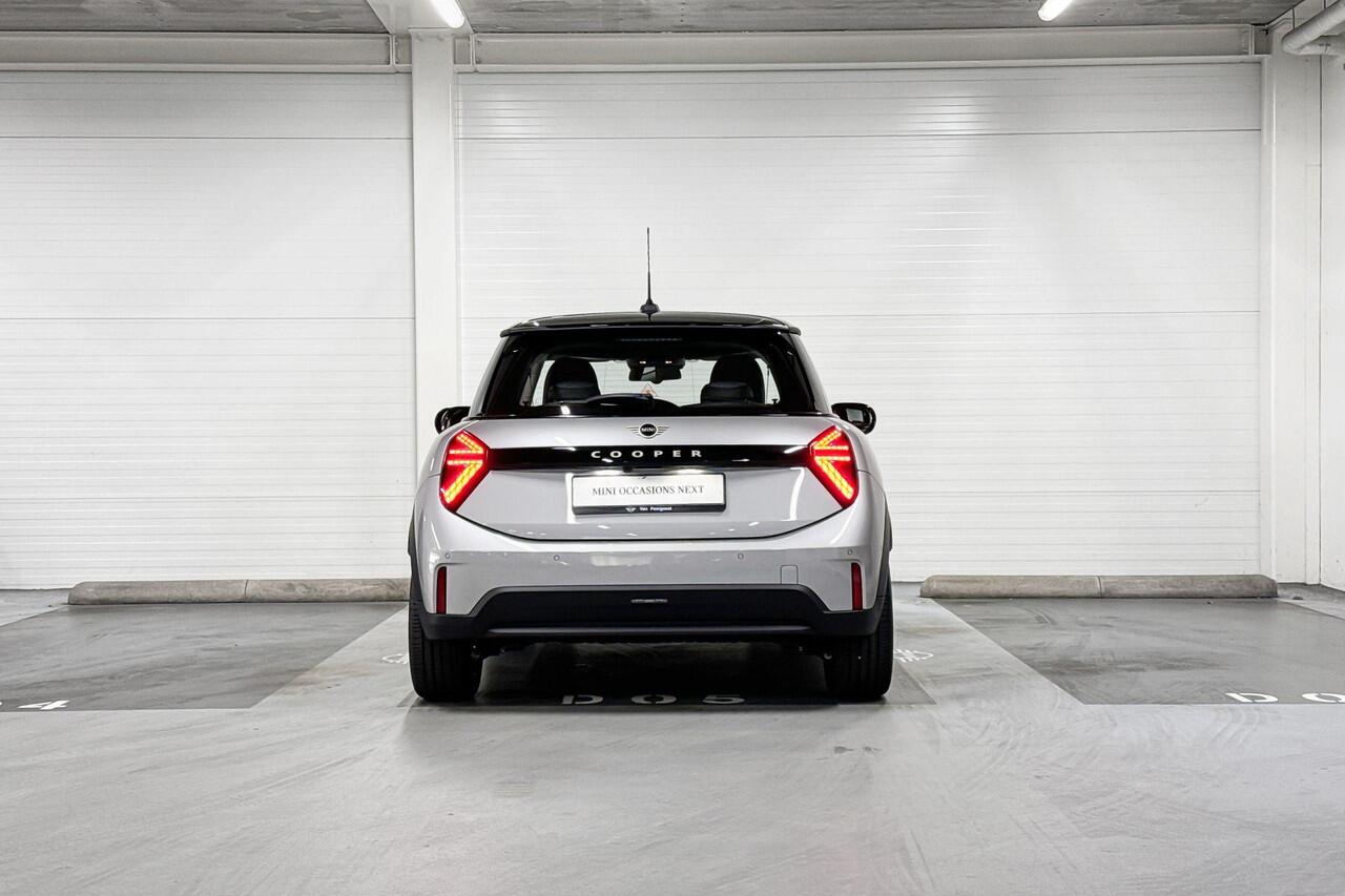 Mini COOPER 3-deurs C | Classic Uitvoering | Pakket S | 17" U-Spoke Grey | Selections