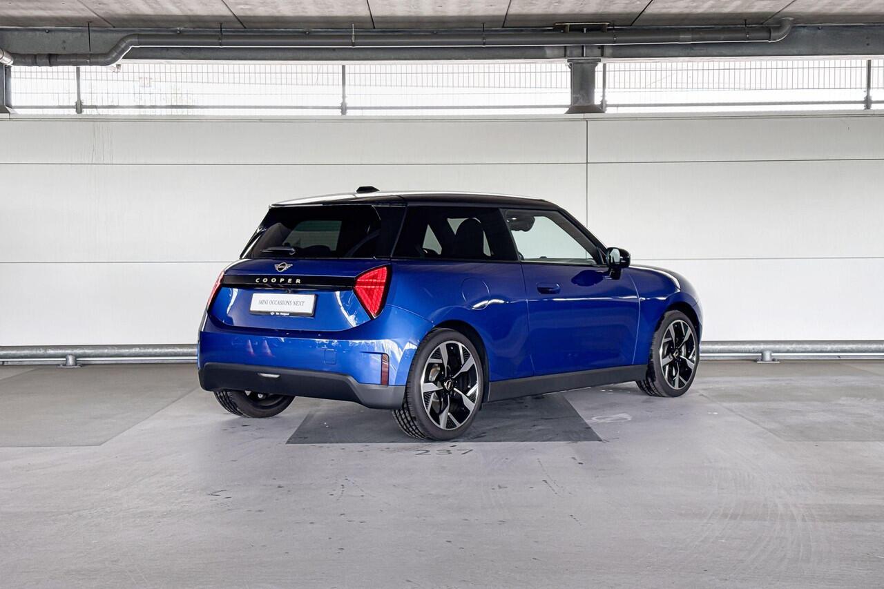 Mini COOPER 3-deurs E Favoured M 40.7 kWh