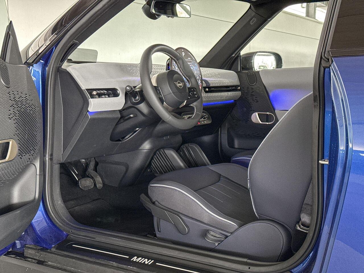 Mini COOPER 3-deurs E Favoured M 40.7 kWh