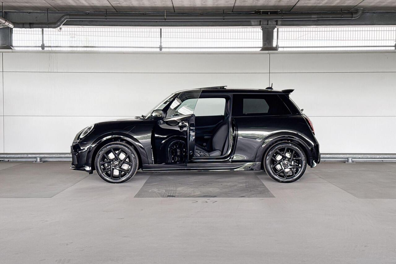 Mini COOPER 3-deurs 1.5 Cooper C John Cooper Works M | Pakket M | Dak in carrosseriekleur