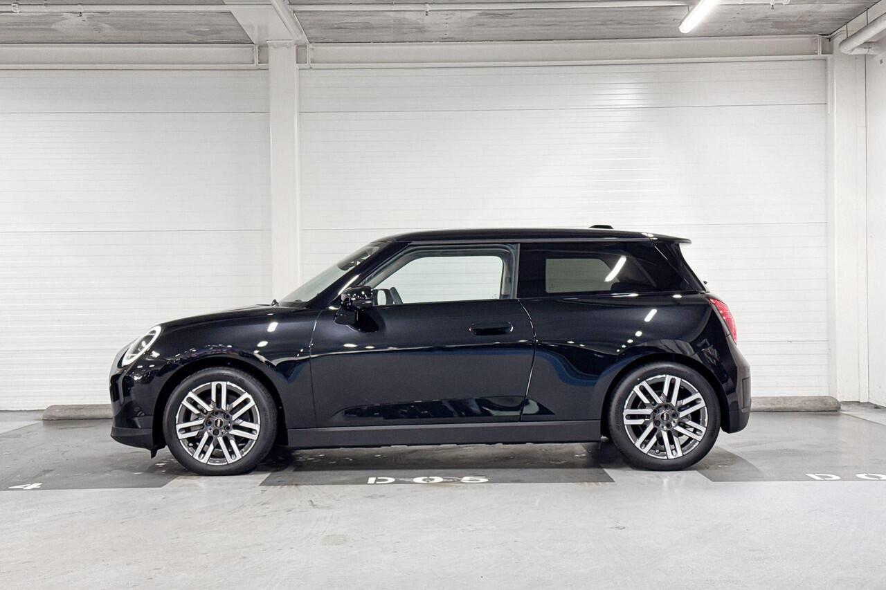 Mini COOPER E | Classic Uitvoering | Pakket L | 17" Parallel Spoke 2-tone