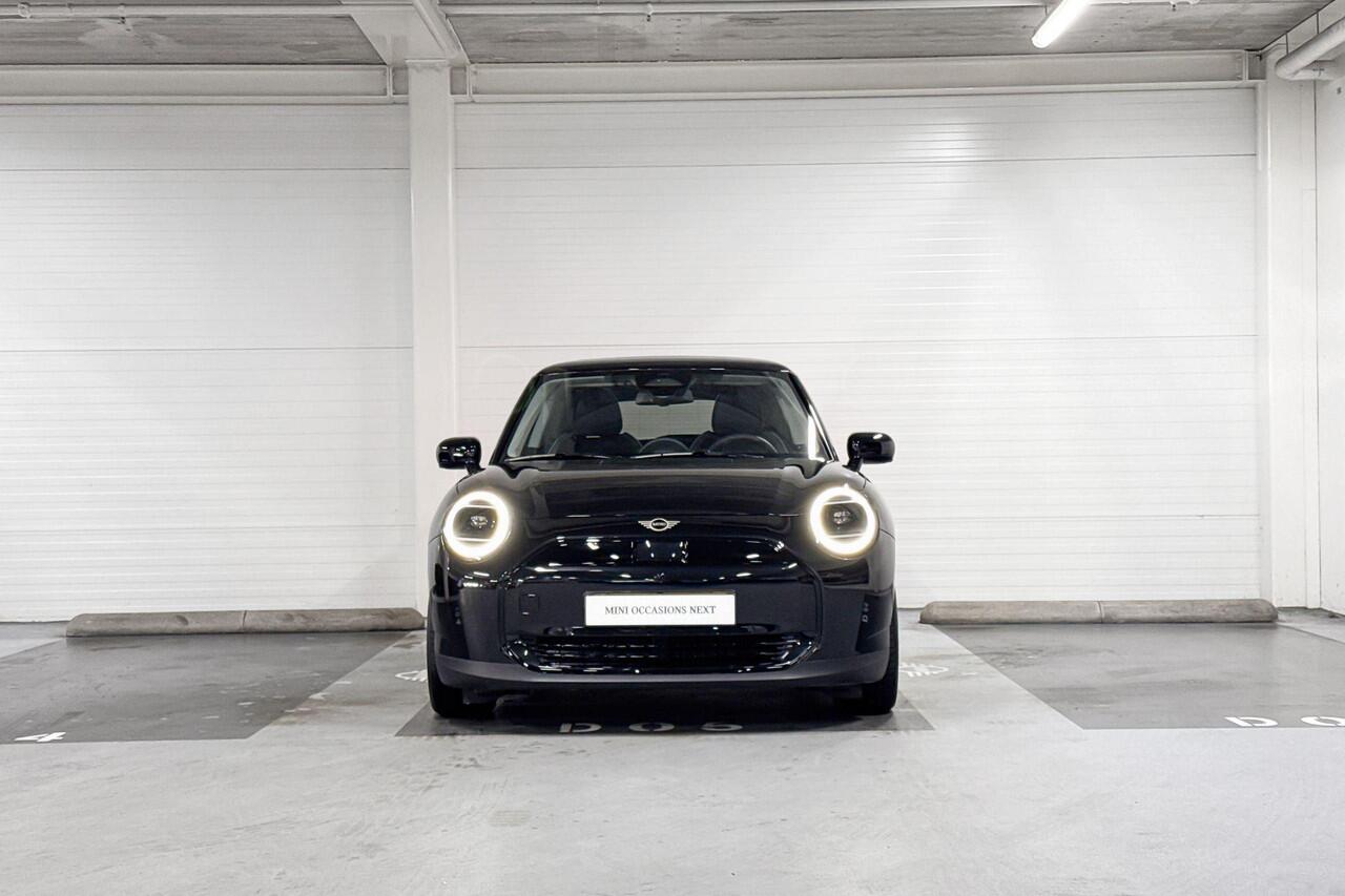 Mini COOPER E | Classic Uitvoering | Pakket L | 17" Parallel Spoke 2-tone