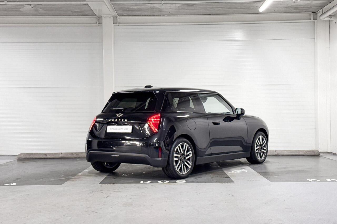 Mini COOPER E | Classic Uitvoering | Pakket L | 17" Parallel Spoke 2-tone