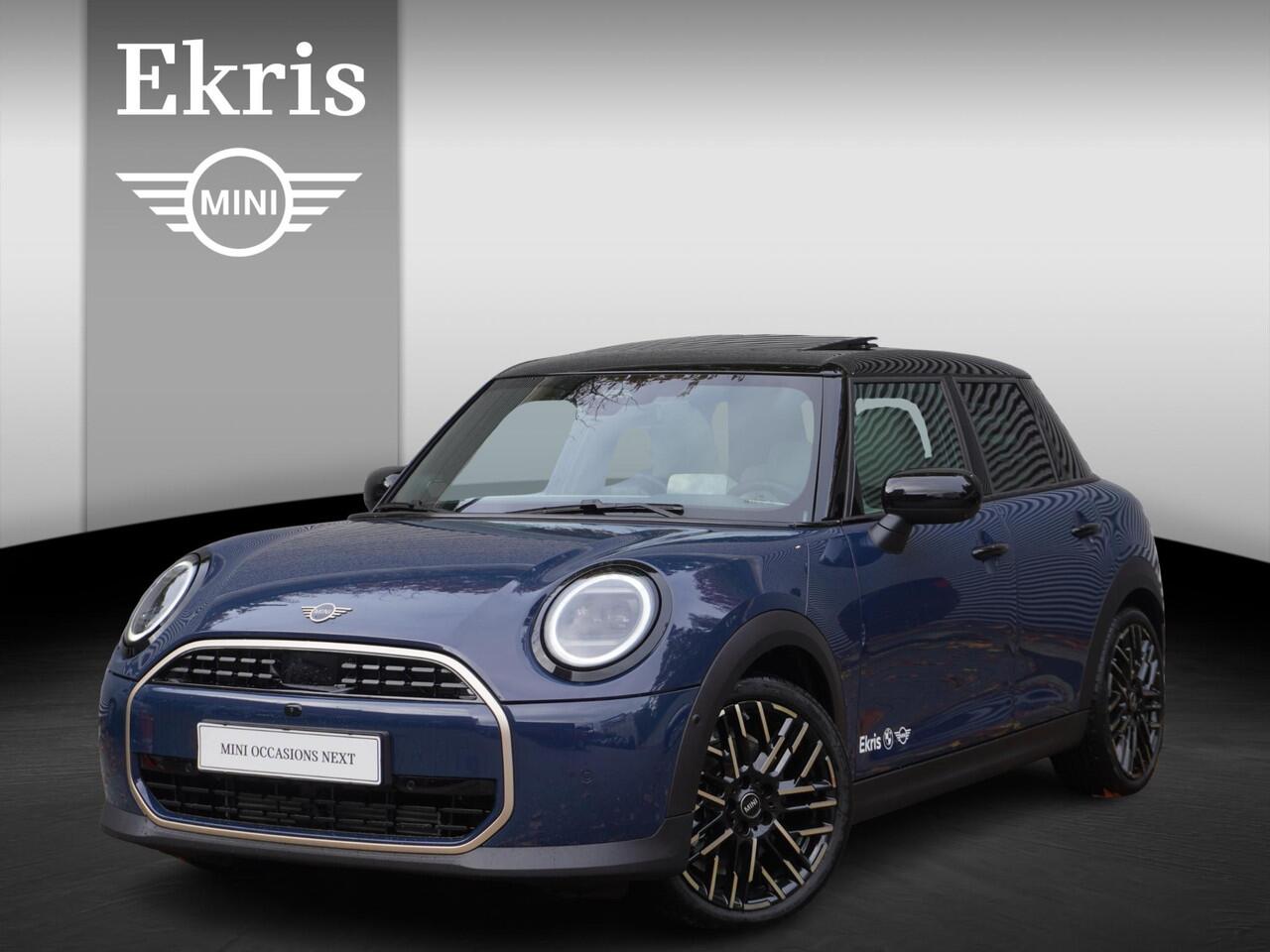 Mini COOPER 5-deurs C Favoured Trim | Pakket L | Glazen panoramadak | Driving Assistant | Parking Assistant Plus | HIFI System Harman Kardon