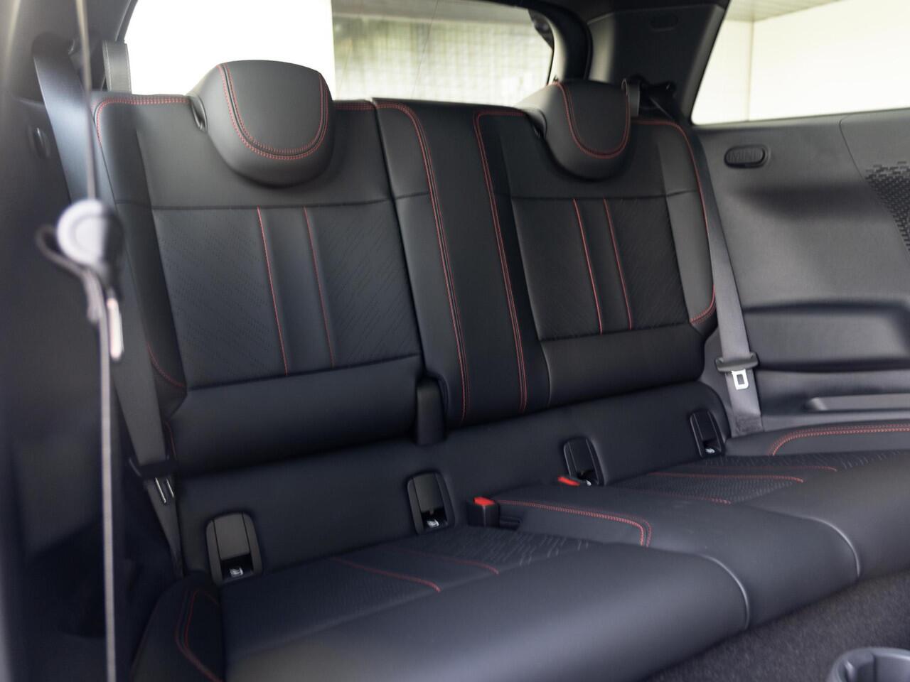 Mini COOPER E John Cooper Works | M Pakket