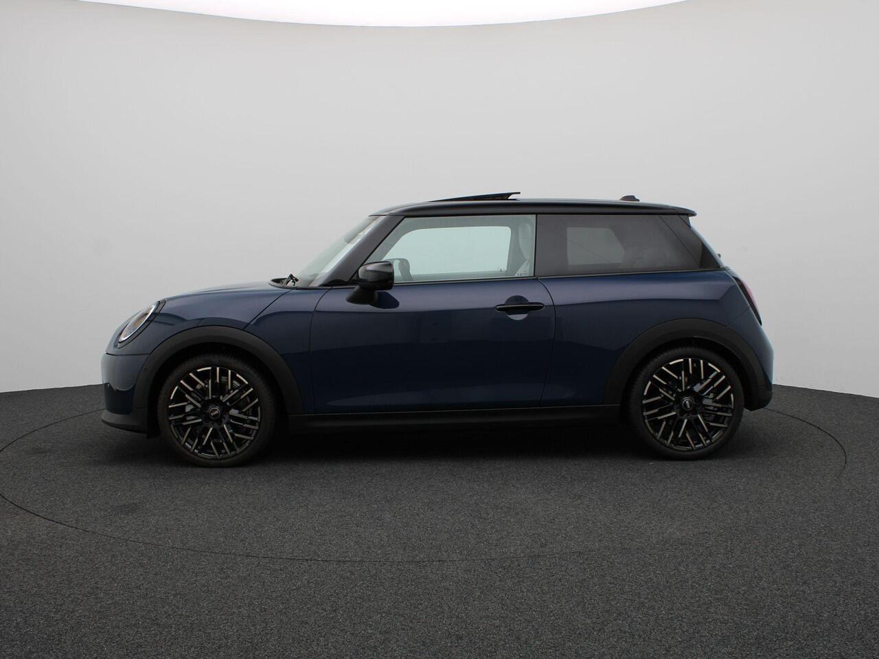 Mini COOPER Mini 1.5 C Favoured L Demo voertuig korting per gereden kilometer. Neem contact op voor de actuele prijs.