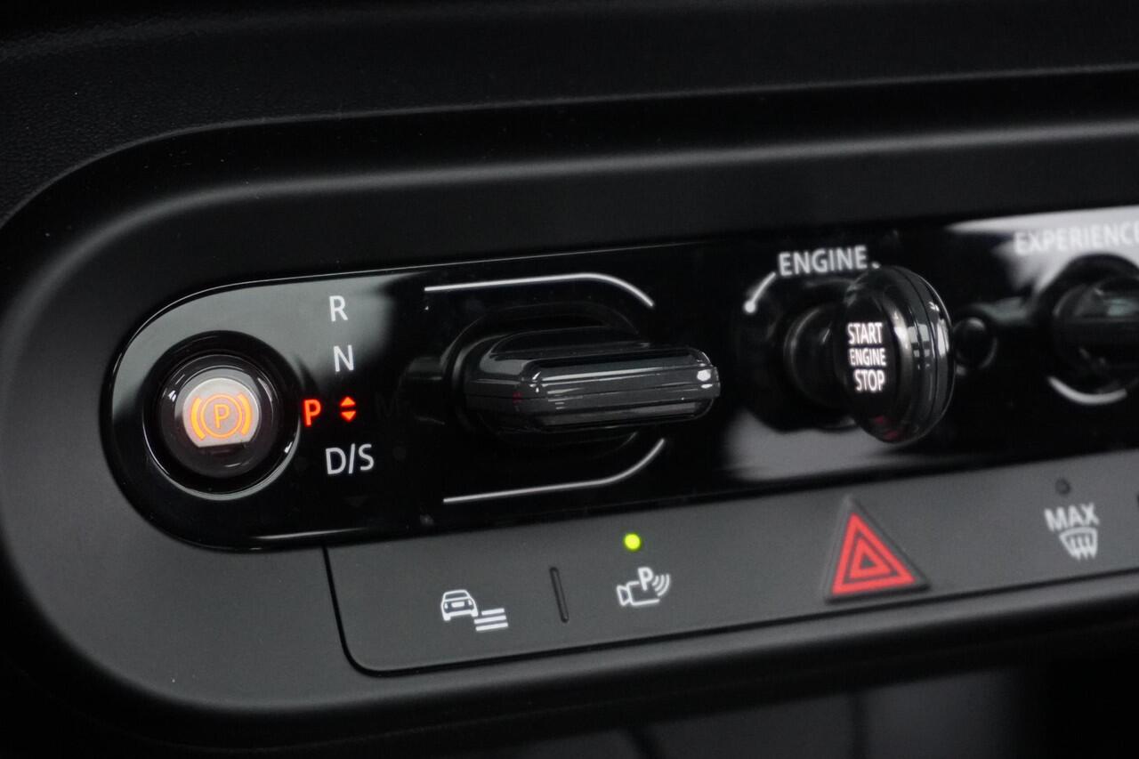 Mini COOPER 3-deurs C John Cooper Works Uitvoering | Pakket XL | Glazen panoramadak | Driving Assistant Plus | Parking Assistant Plus | HIFI System Harman Kardon