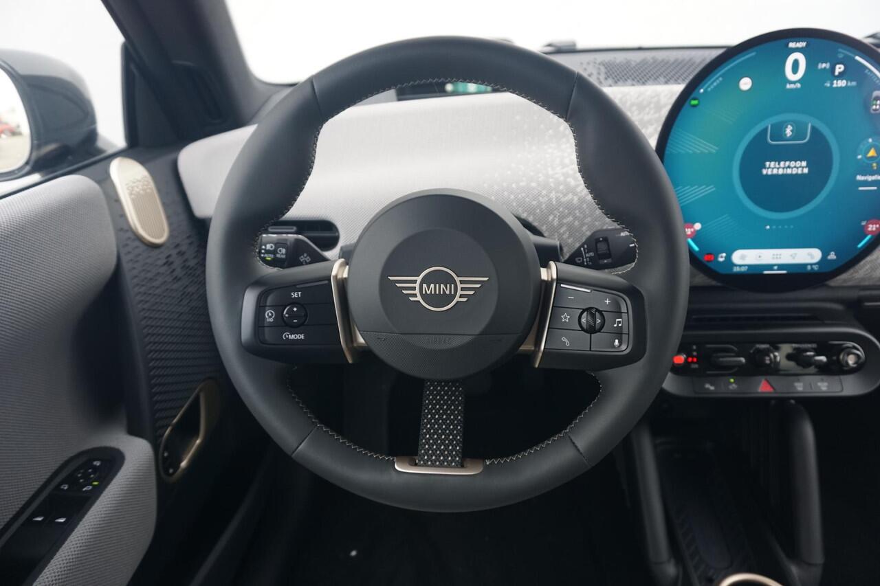 Mini COOPER 3-deurs E Favoured Trim | Pakket M | Glazen panoramadak | Comfort Access | Harman Kardon | Head-Up Display | Stuurwielrand verwarmd