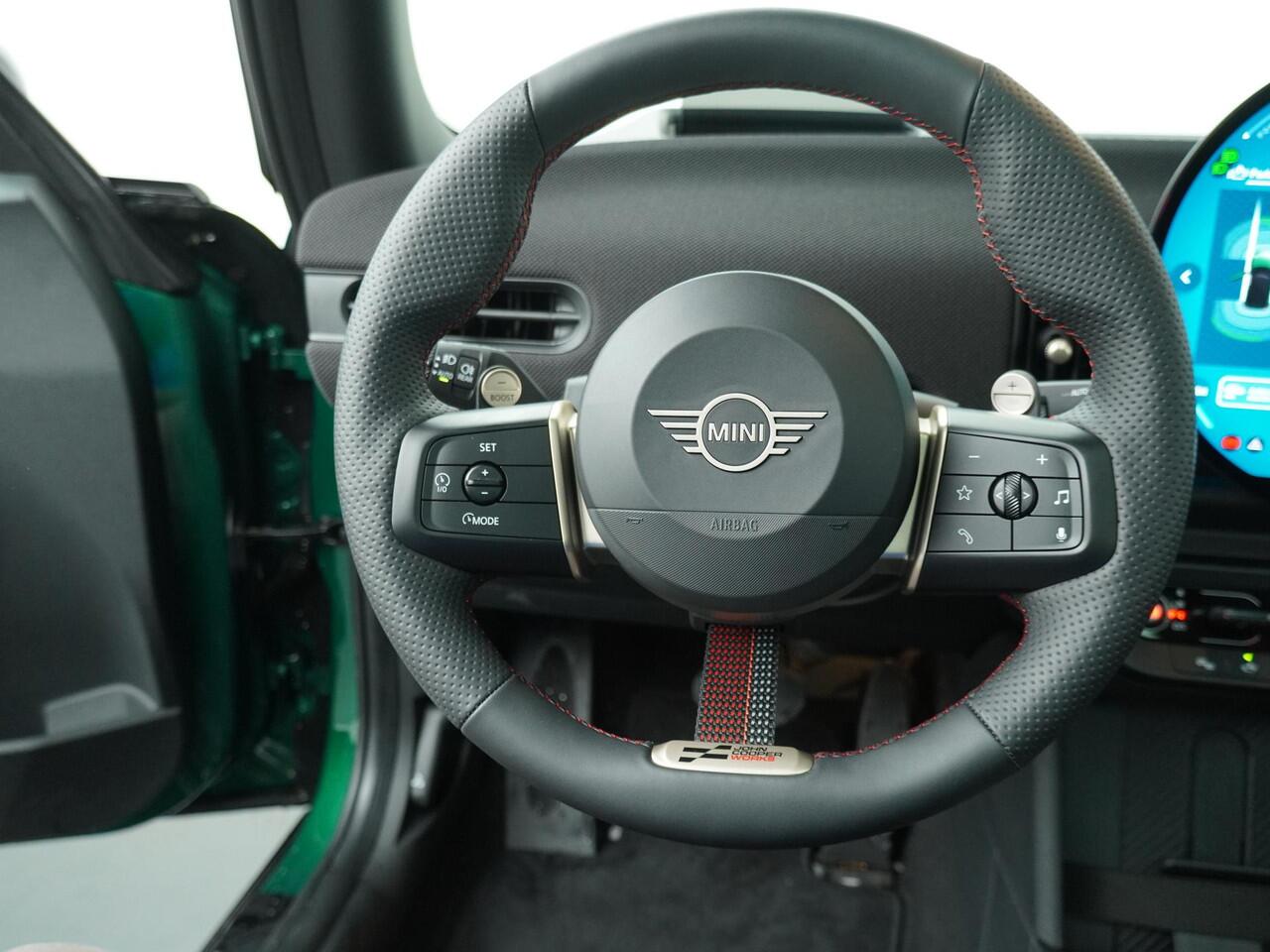 Mini COOPER 3-deurs C JCW Trim | Pakket M | Stoel-stuurverwarming | Schuif-kantel dak | Achteruitrijcamera | Head-Up | Cruise |