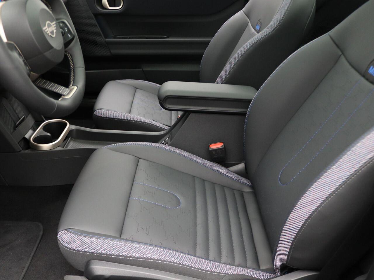 Mini COOPER Mini 1.5 C Blackyard