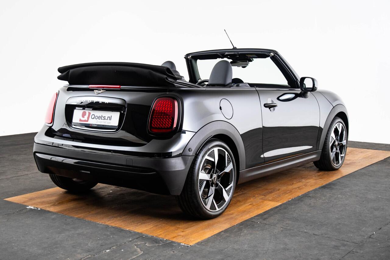 Mini COOPER Mini Cabrio 2.0 C Classic M Head up - Elektrisch verwarmde stoelen - Comfort Acces - Spiegelpakket - Windscherm - High-beam Assistant - Automatisch dimmende binnenspiegel - MINI Experience Modes -