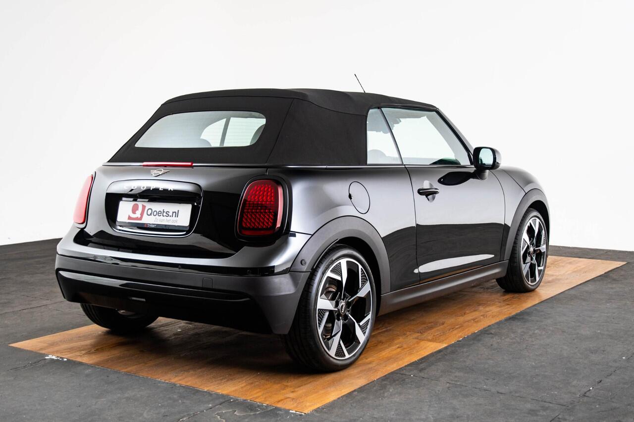 Mini COOPER Mini Cabrio 2.0 C Classic M Head up - Elektrisch verwarmde stoelen - Comfort Acces - Spiegelpakket - Windscherm - High-beam Assistant - Automatisch dimmende binnenspiegel - MINI Experience Modes -
