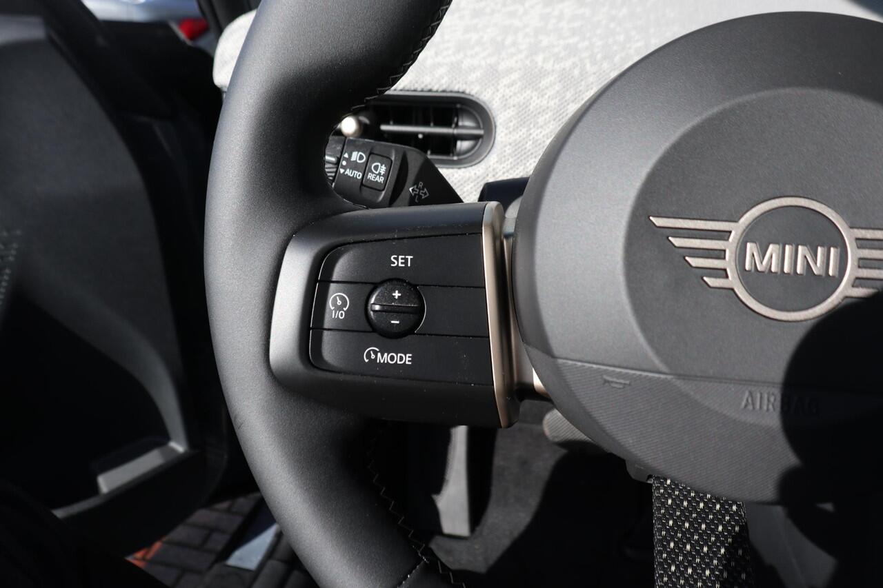 Mini COOPER Cabrio C Favoured Trim + Pakket L