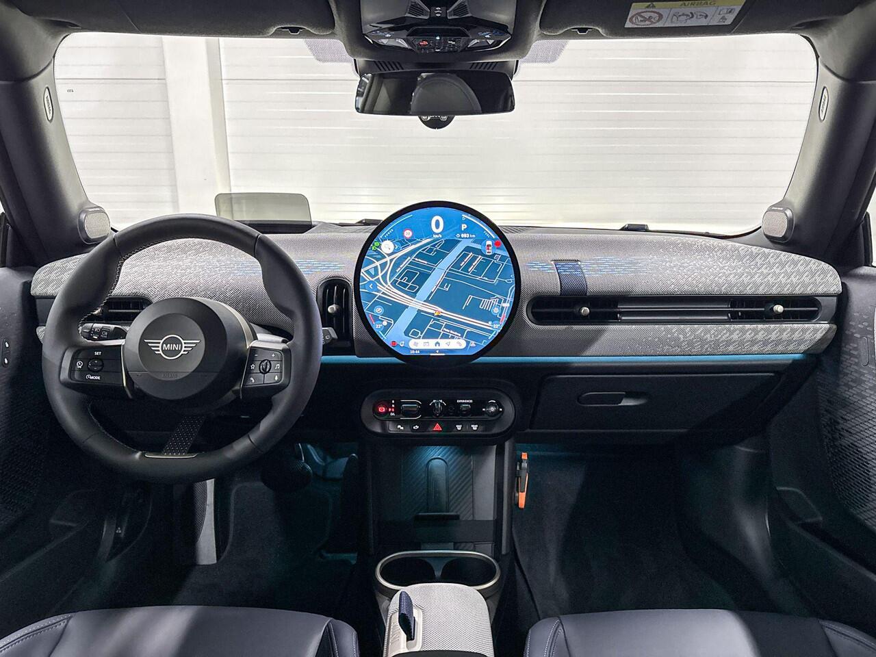 Mini COOPER 3-deurs 1.5 C Favoured M | Panoramadak | Head-Up Display | Stoelverwarming