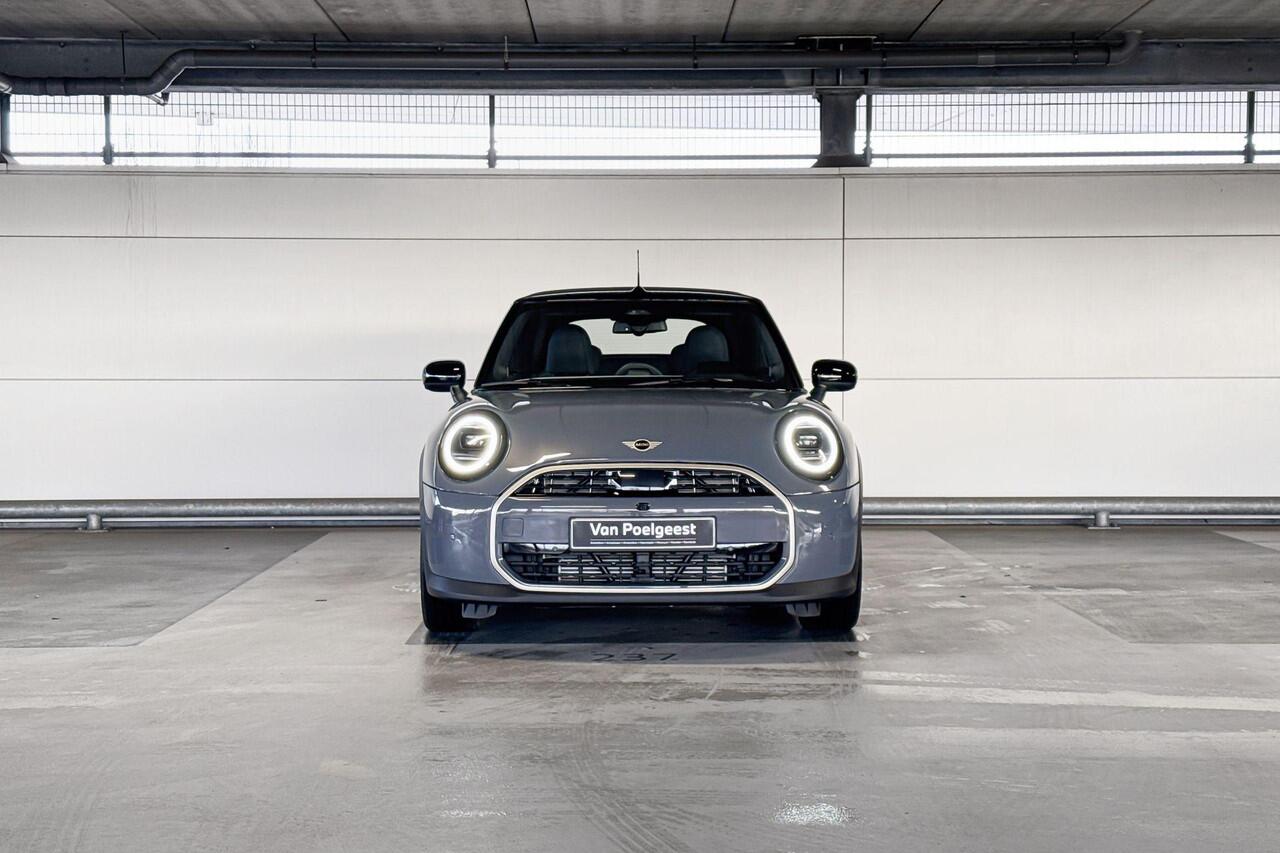 Mini COOPER Cabrio 2.0 C Favoured L - Boost Deals