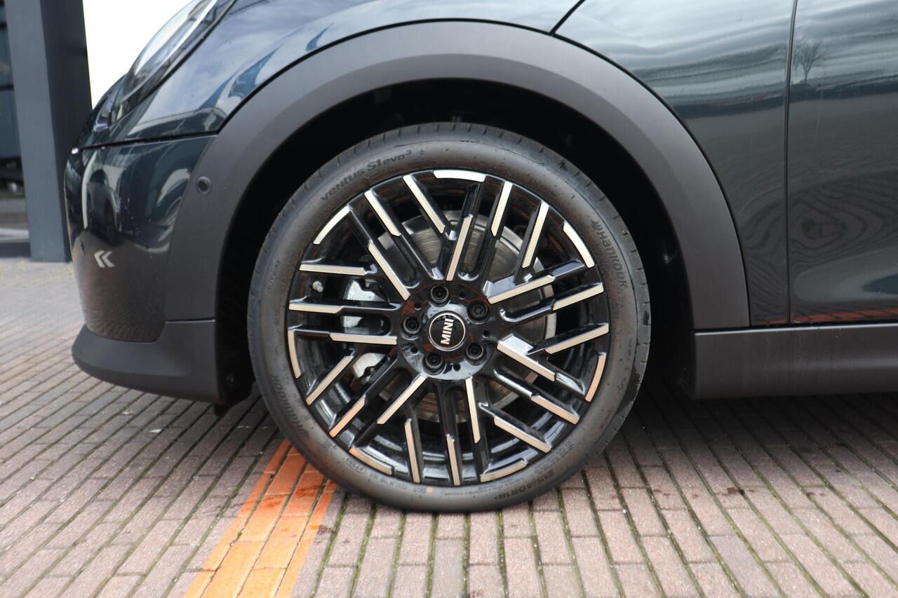 Mini COOPER 5-deurs C | Favoured Trim + Pakket XL