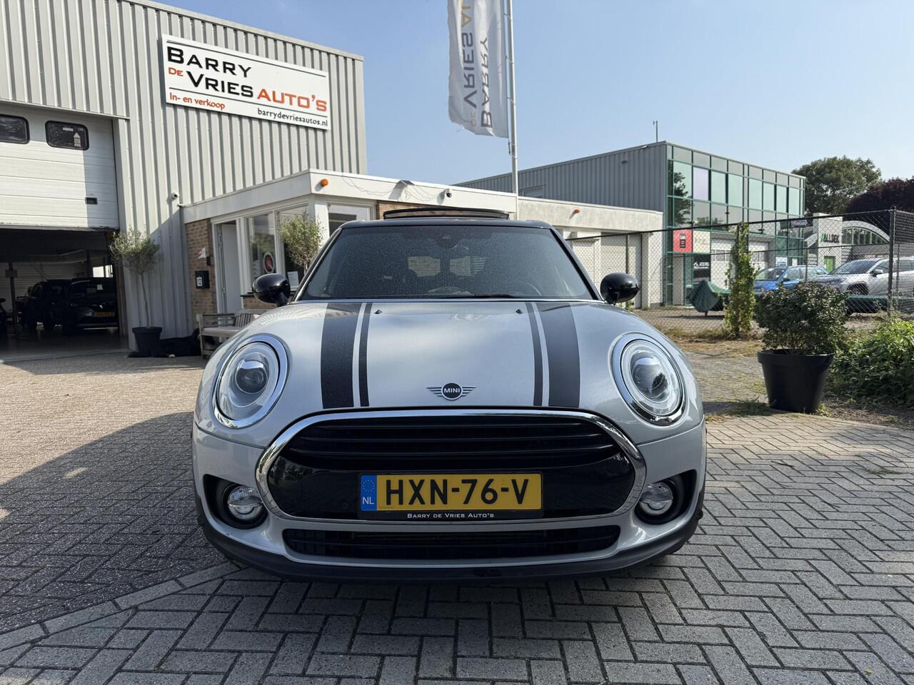 Mini COOPER CLUBMAN Mini 1.5 | Panoramadak | Camera | Sportstoelen | Trekhaak | Apple Carplay |