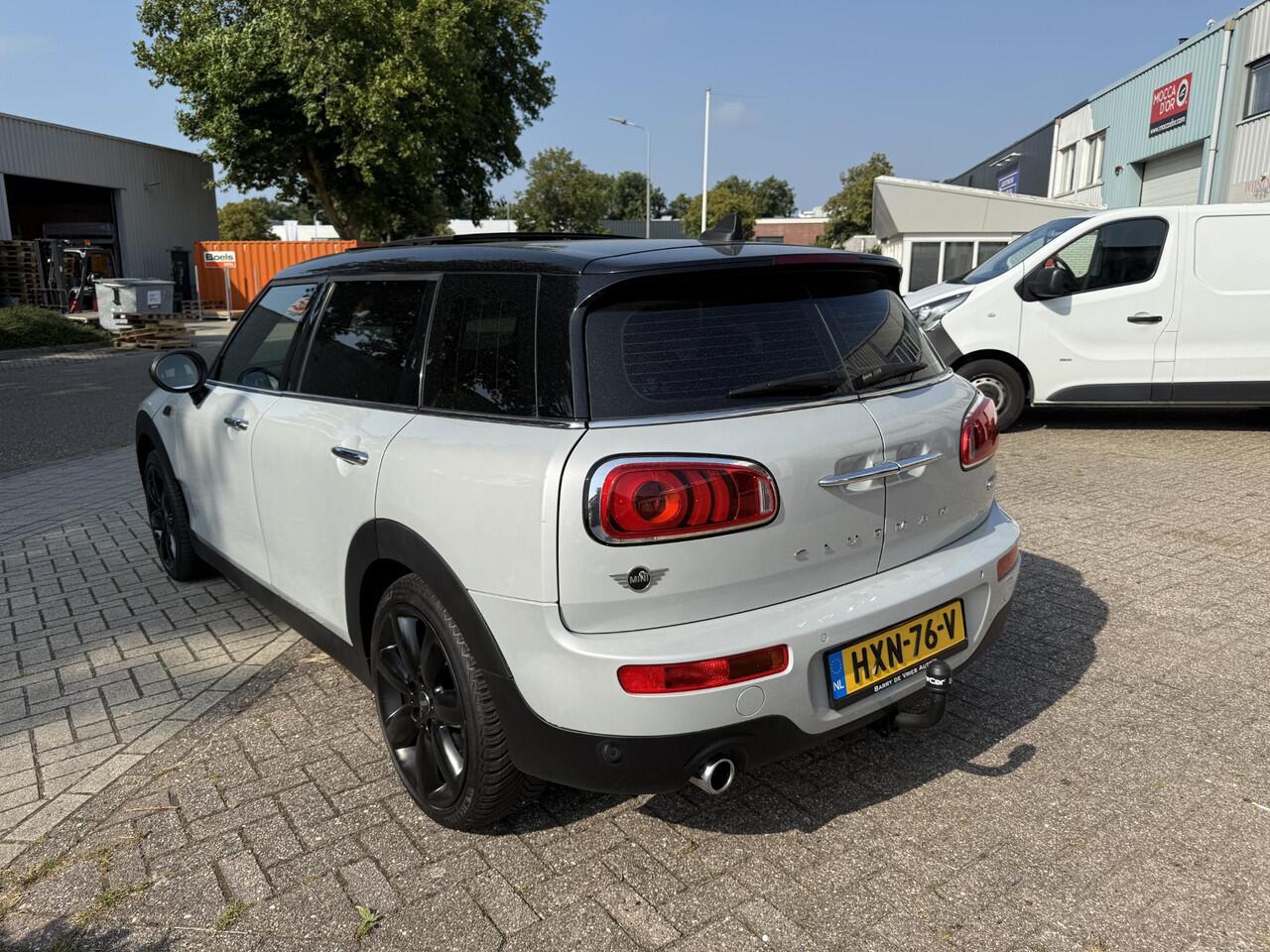 Mini COOPER CLUBMAN Mini 1.5 | Panoramadak | Camera | Sportstoelen | Trekhaak | Apple Carplay |