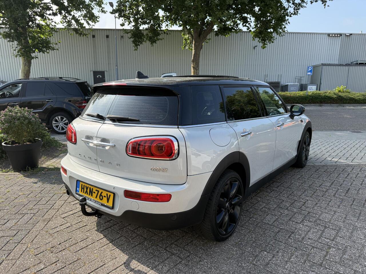 Mini COOPER CLUBMAN Mini 1.5 | Panoramadak | Camera | Sportstoelen | Trekhaak | Apple Carplay |