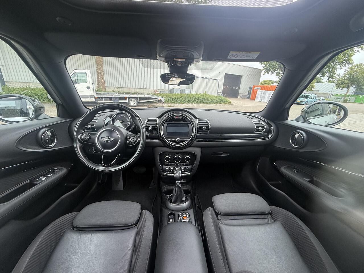 Mini COOPER CLUBMAN Mini 1.5 | Panoramadak | Camera | Sportstoelen | Trekhaak | Apple Carplay |