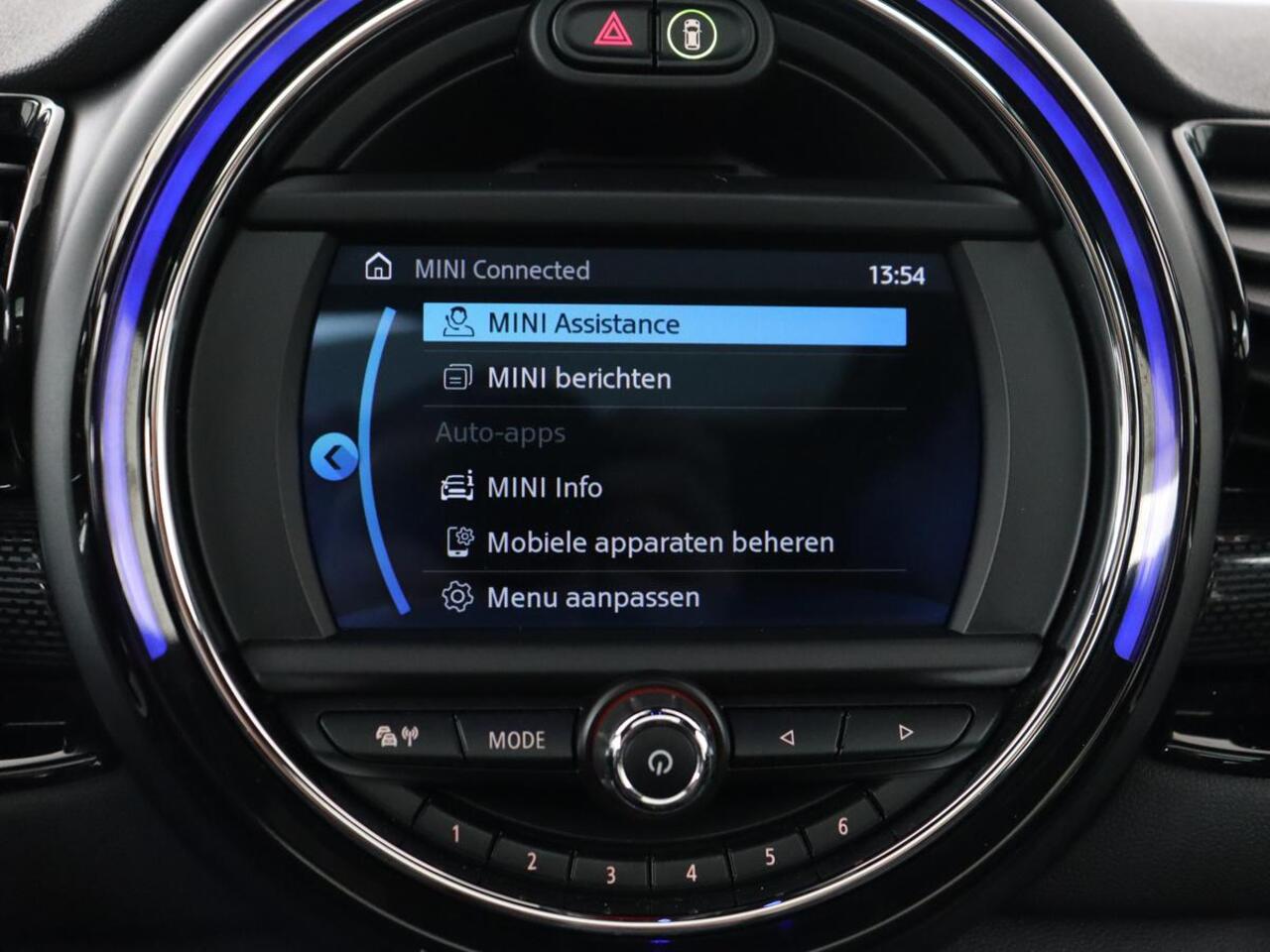 Mini COOPER CLUBMAN 1.5 Chili | Panoramadak | Leder | Stoelverwarming | Carplay | Keyless | Navigatie | Climate control | Cruise control | Full LED