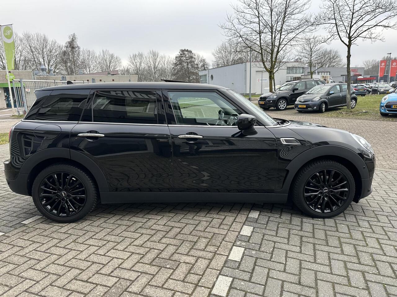 Mini COOPER CLUBMAN 1.5 Chili Panodak | Harman kardon | Led | Sportstoel