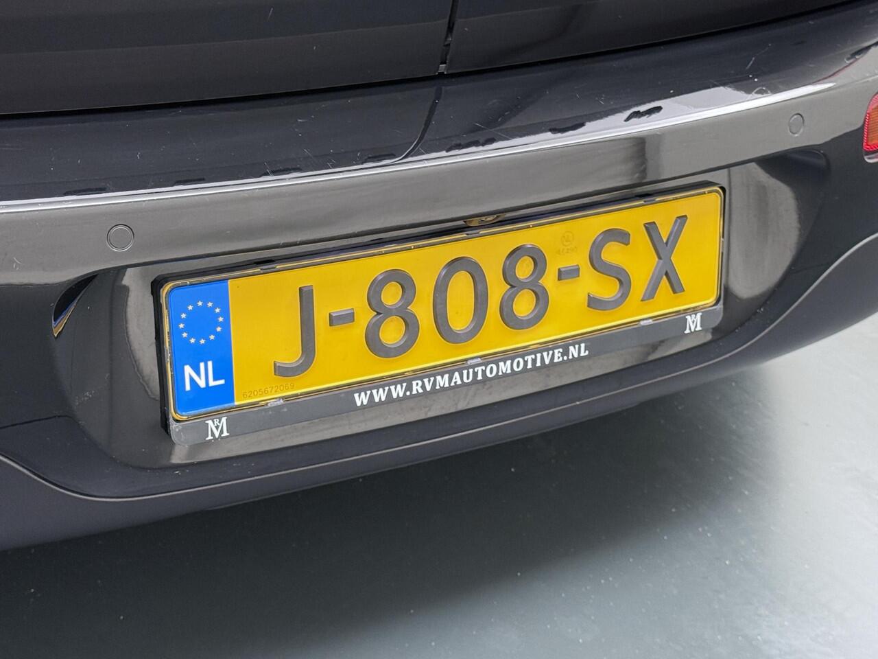 Mini COOPER CLUBMAN Mini 1.5 Richmond Park Edition PANO| CAMERA| STOELVERW. | LEER| KEYLESS| RIJKLAARPRIJS INCL. 12 MND BOVAG GARANTIE