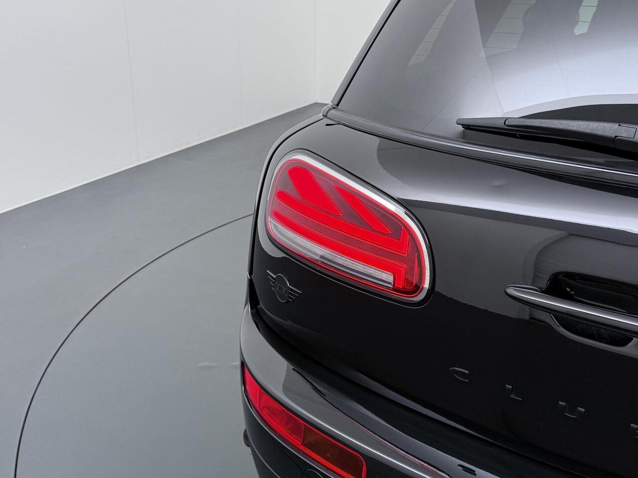 Mini COOPER CLUBMAN Mini 1.5 Richmond Park Edition PANO| CAMERA| STOELVERW. | LEER| KEYLESS| RIJKLAARPRIJS INCL. 12 MND BOVAG GARANTIE