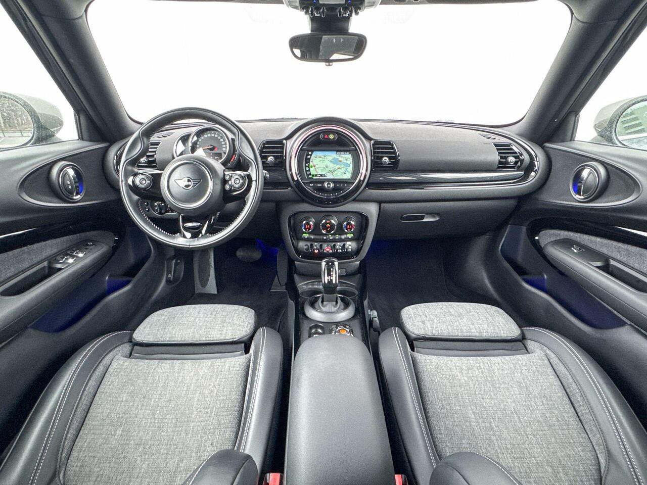 Mini COOPER CLUBMAN Business Edition LED Koplampen / MINI Navigatie / Comfort Acces / Automaat