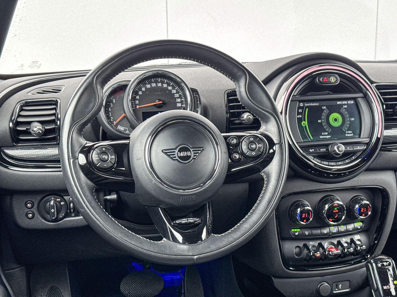 Mini COOPER CLUBMAN Business Edition LED Koplampen / MINI Navigatie / Comfort Acces / Automaat