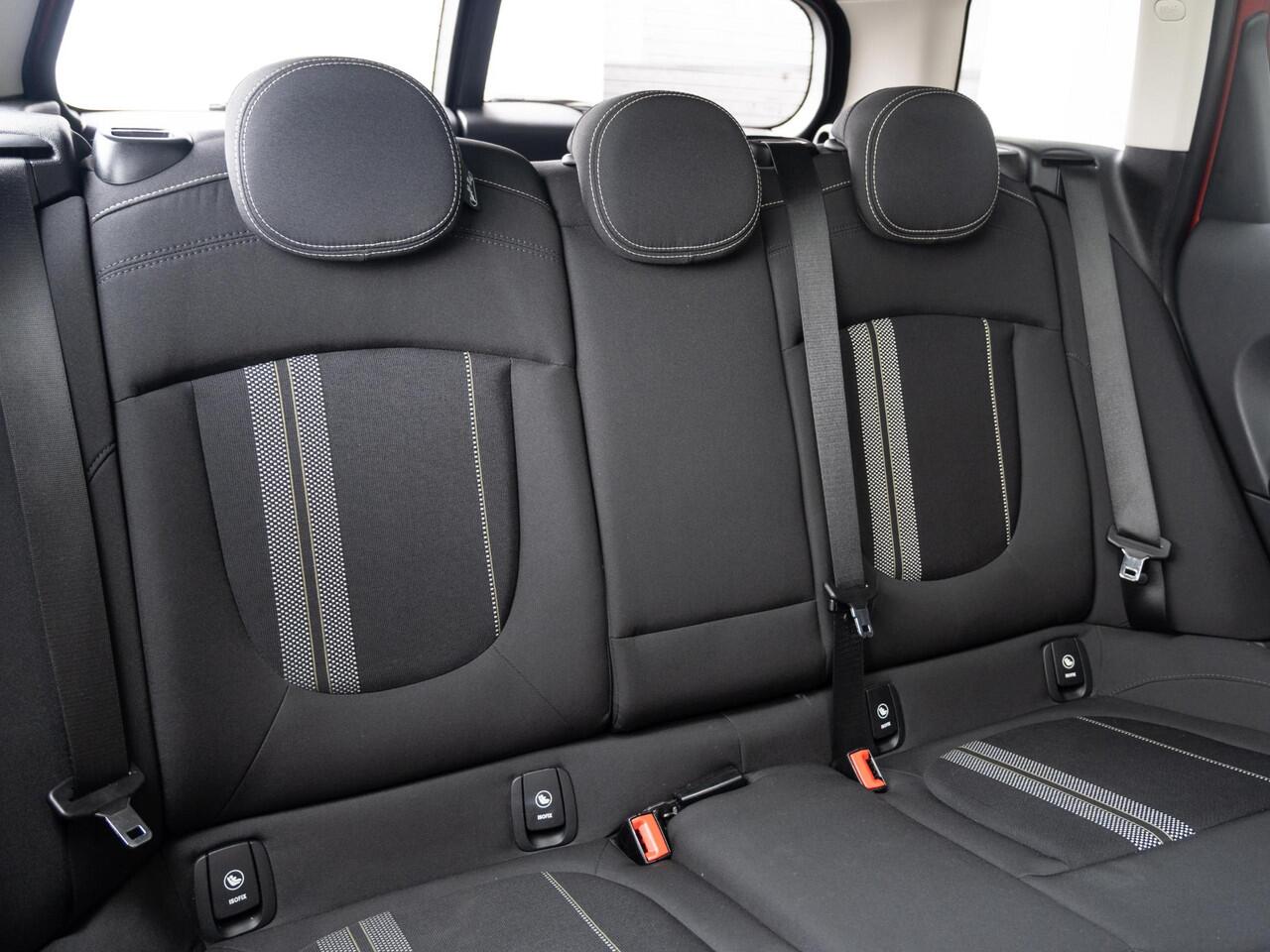 Mini COOPER CLUBMAN S Aut. Indian Summer Red ed + Panoramadak