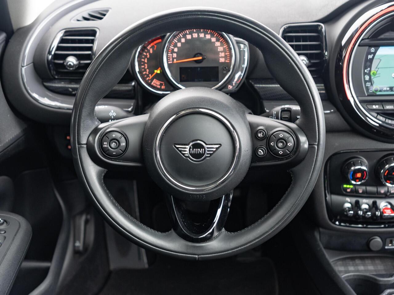 Mini COOPER CLUBMAN S Aut. Indian Summer Red ed + Panoramadak