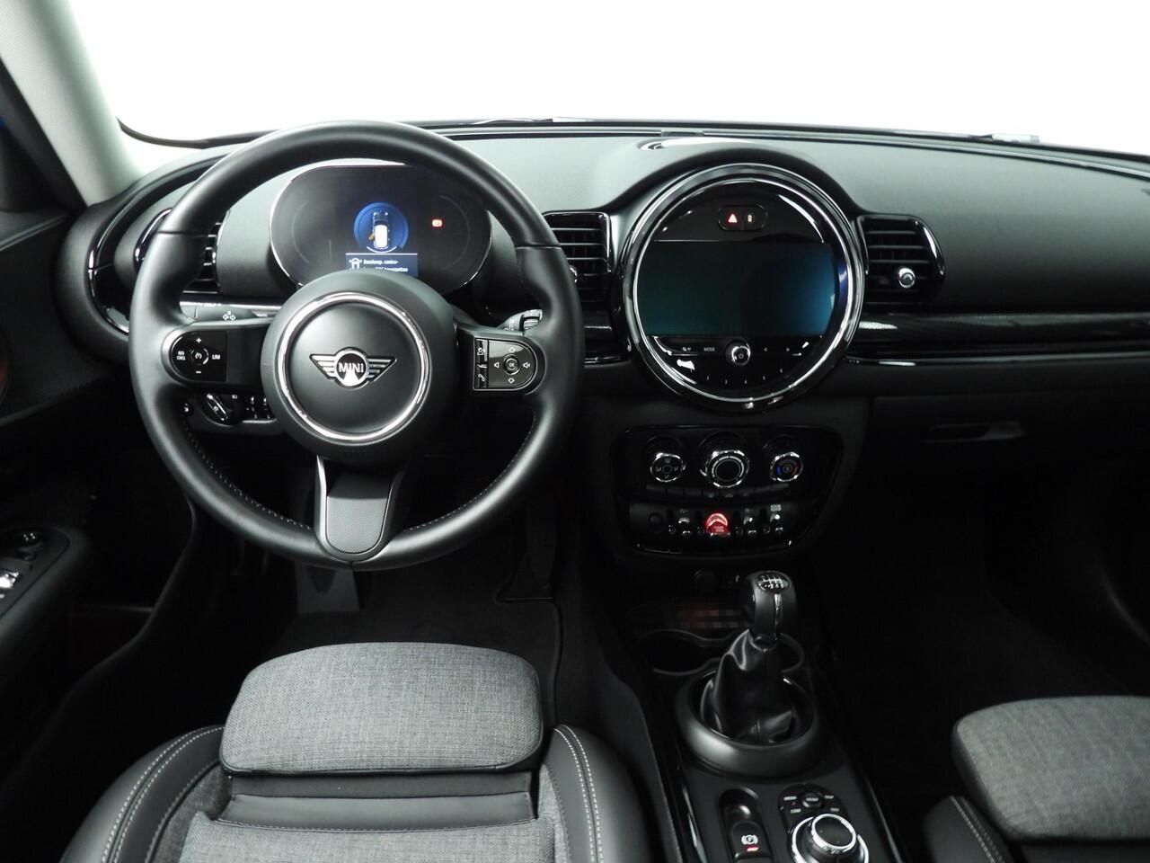 Mini COOPER CLUBMAN Sportstoelen / Half leder / LED / PDC / Cruise / Navigatie / Alu wielen 17 inch