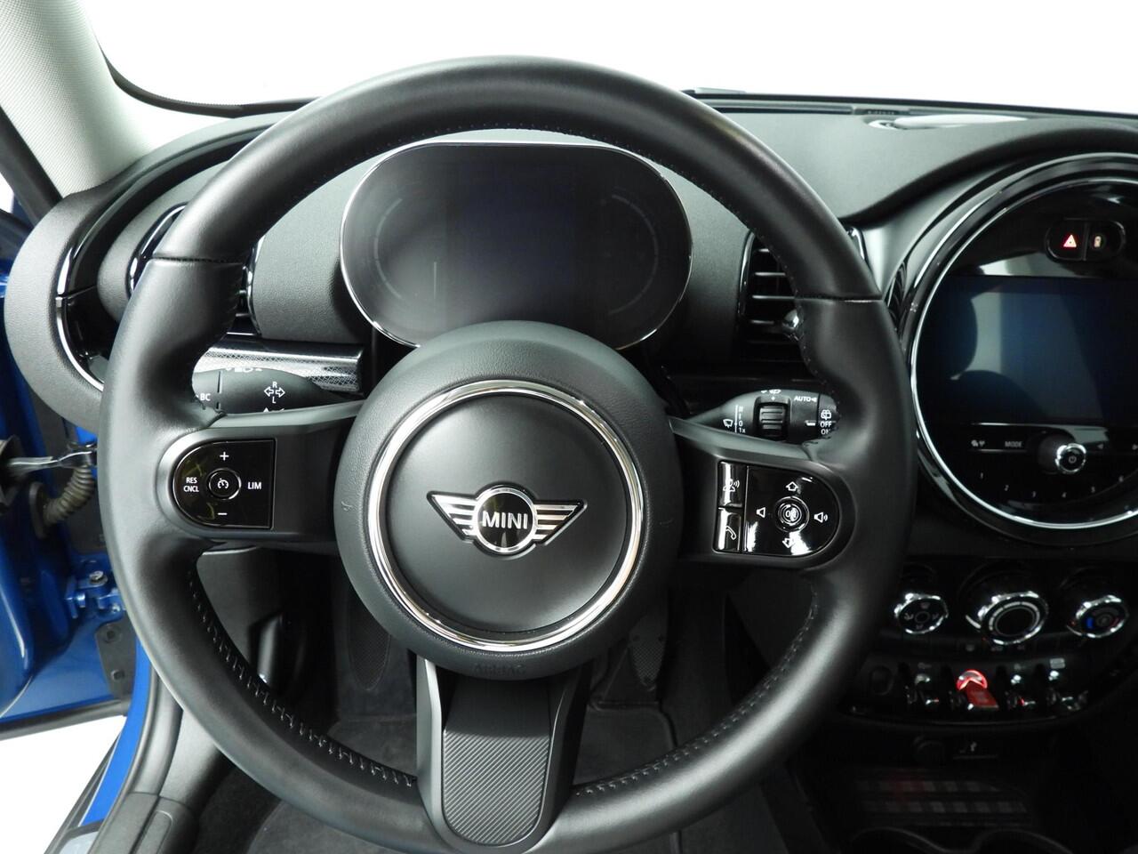 Mini COOPER CLUBMAN Sportstoelen / Half leder / LED / PDC / Cruise / Navigatie / Alu wielen 17 inch