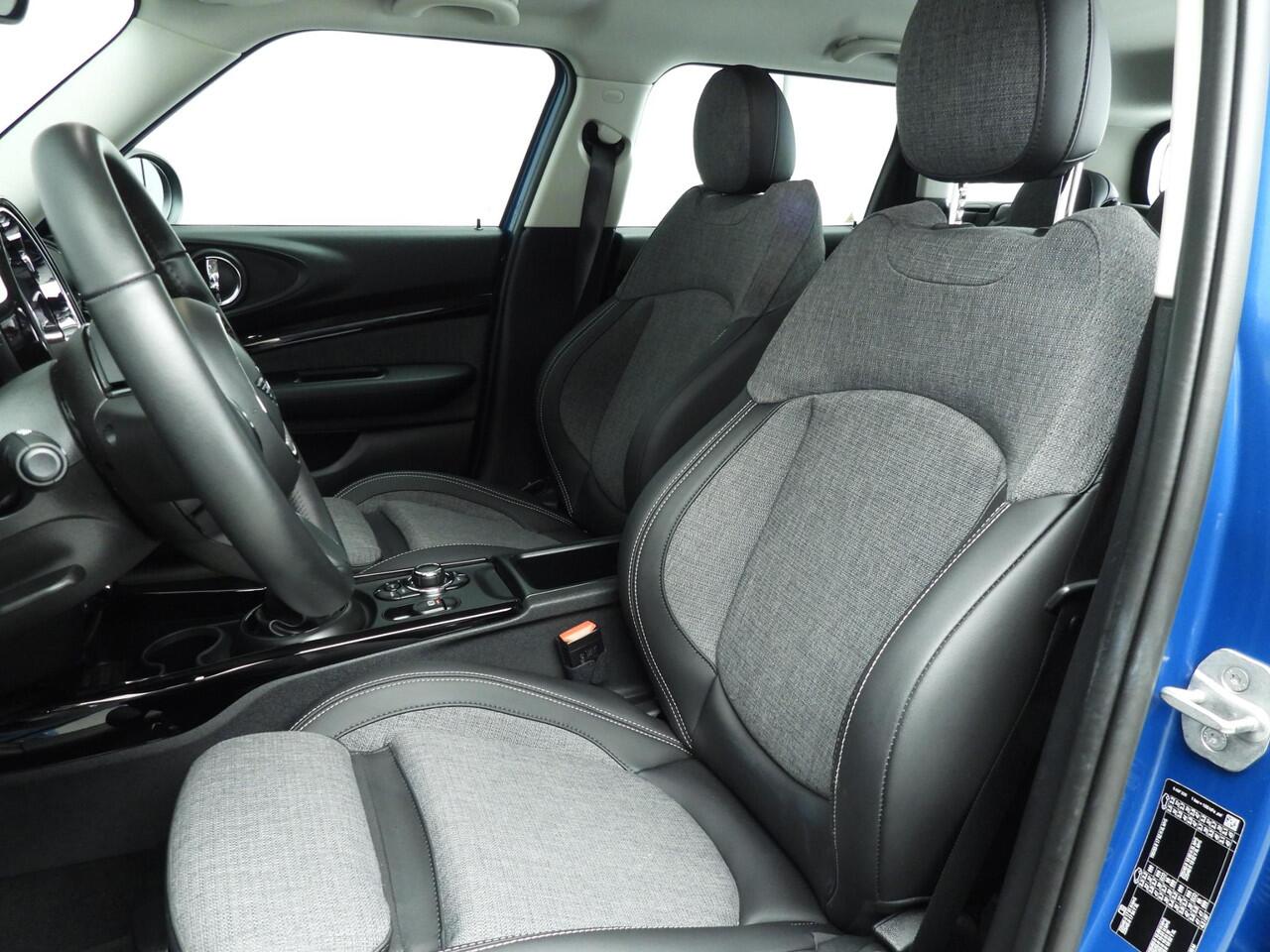 Mini COOPER CLUBMAN Sportstoelen / Half leder / LED / PDC / Cruise / Navigatie / Alu wielen 17 inch