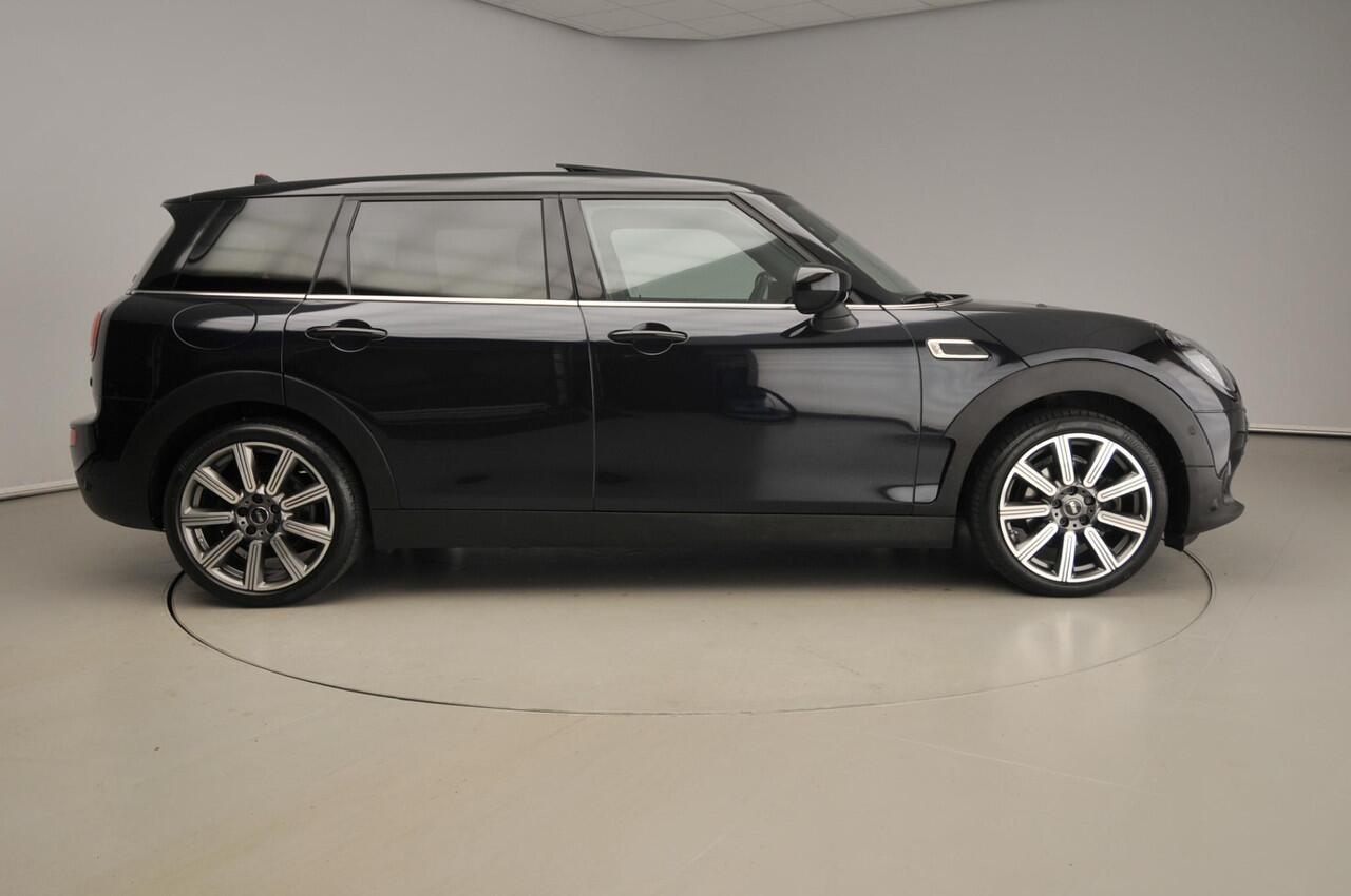 Mini COOPER CLUBMAN Automaat / Panoramadak / Sportstoelen / Leder / LED / Harman-Kardon / Park assist / Alu wielen 18 inch
