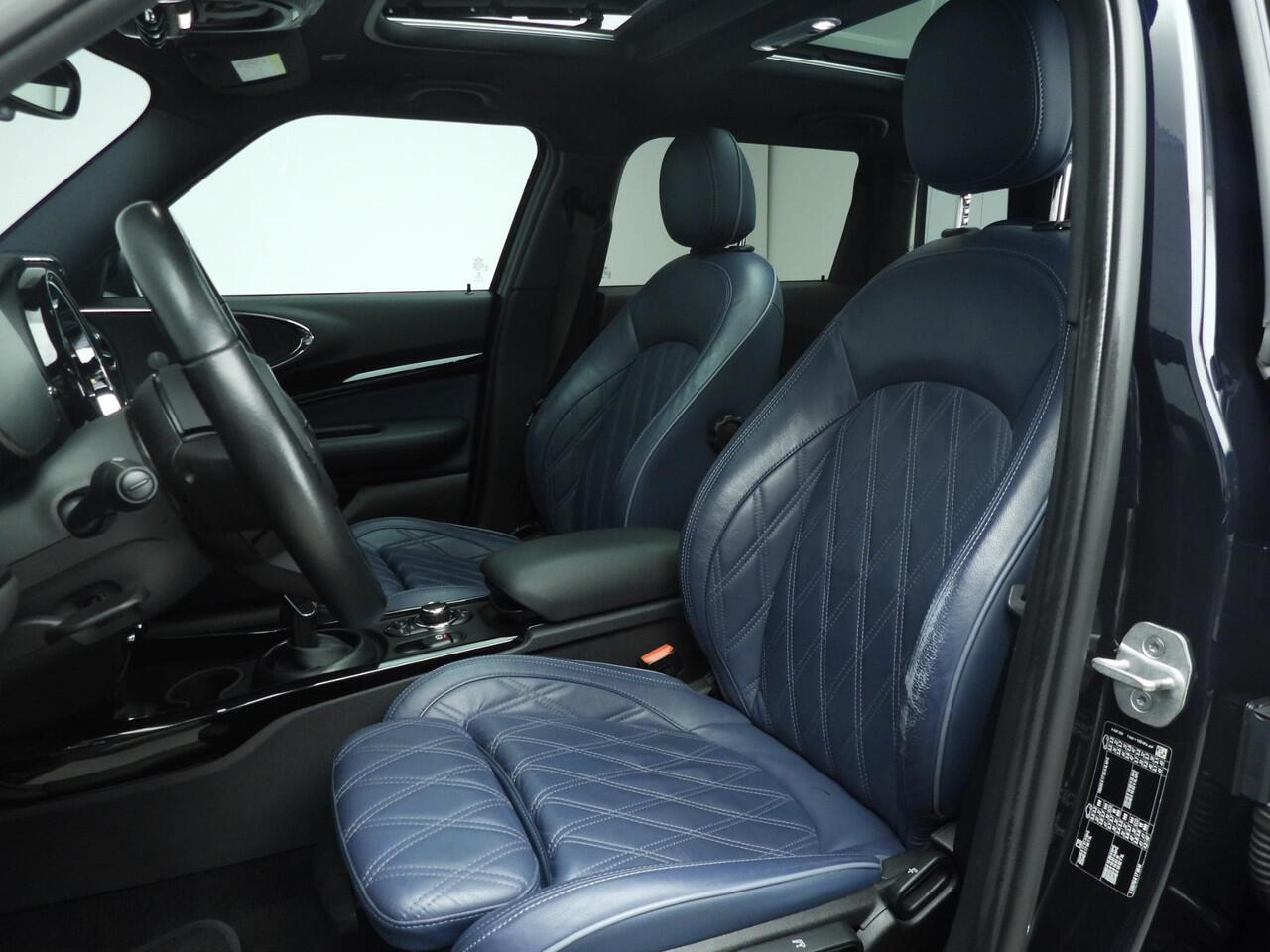 Mini COOPER CLUBMAN Automaat / Panoramadak / Sportstoelen / Leder / LED / Harman-Kardon / Park assist / Alu wielen 18 inch