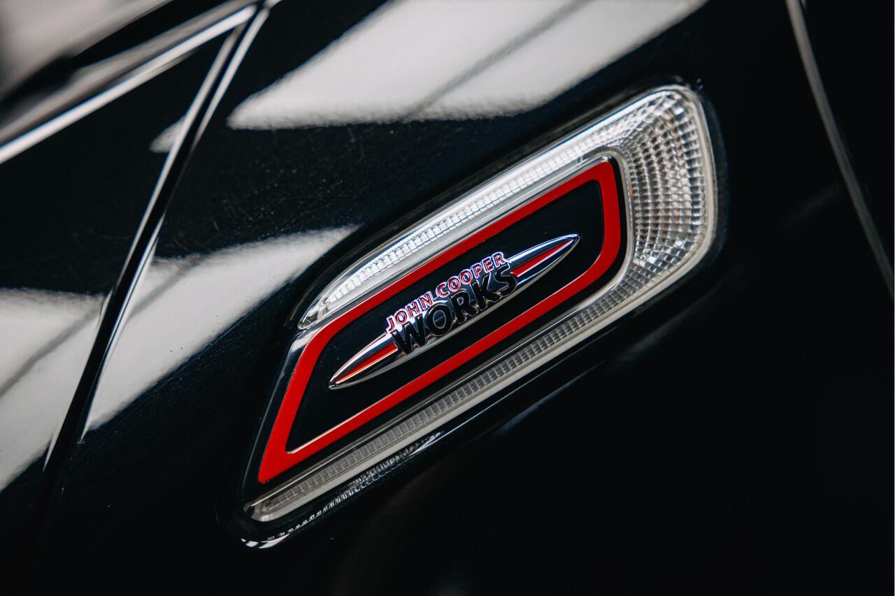 Mini COOPER CLUBMAN 2.0 JCW ALL4 John Works | JCW | Rood dak | Sportstoelen | Stoelverwarming | Head-Up |