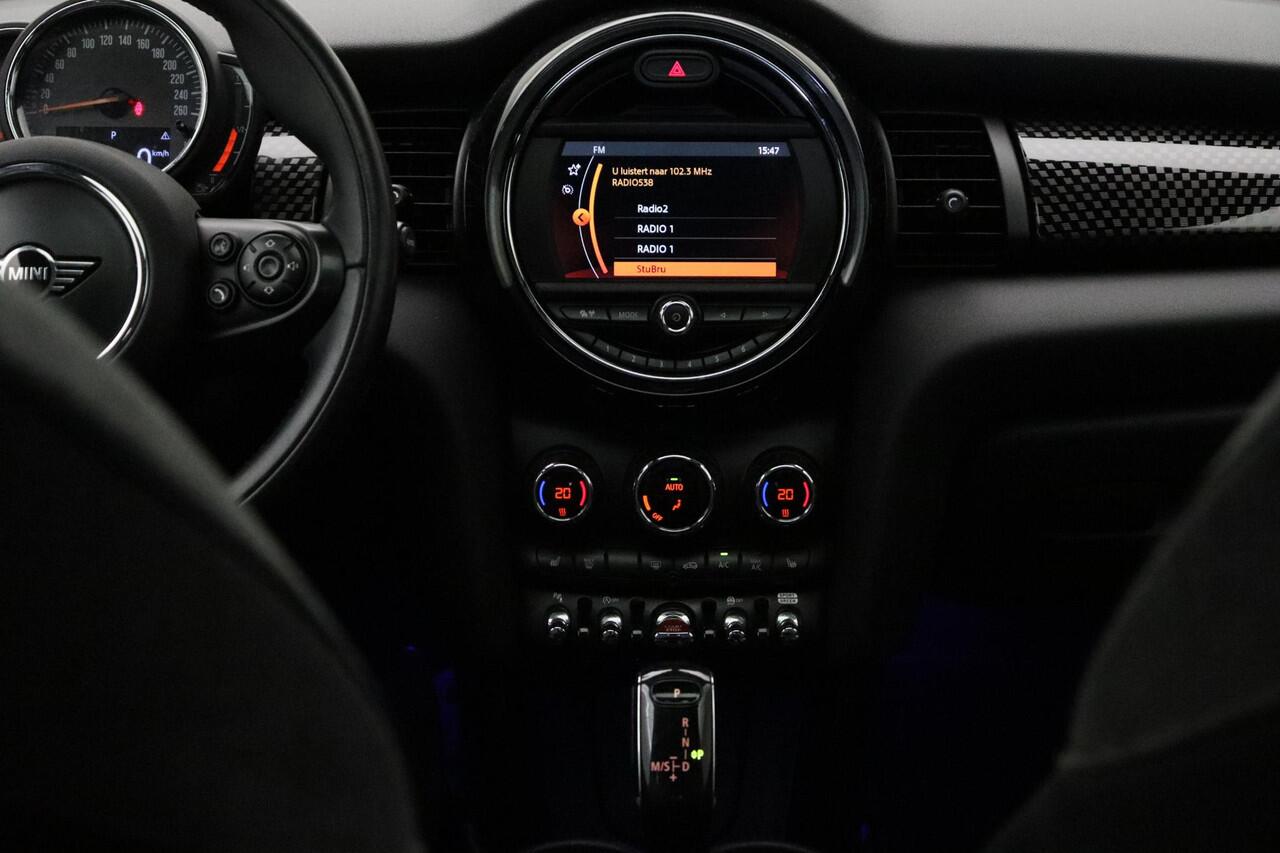Mini COOPER S Mini 2.0 Chili 2018 | Airco | Stoelverwarming | Panoramadak | Onderhoudshistorie | Parkeersensoren | Cruise Control | Keyless Go | Stuurwiel Bediening | Boekjes