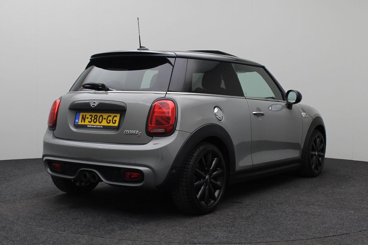 Mini COOPER S Mini 2.0 Chili 2018 | Airco | Stoelverwarming | Panoramadak | Onderhoudshistorie | Parkeersensoren | Cruise Control | Keyless Go | Stuurwiel Bediening | Boekjes