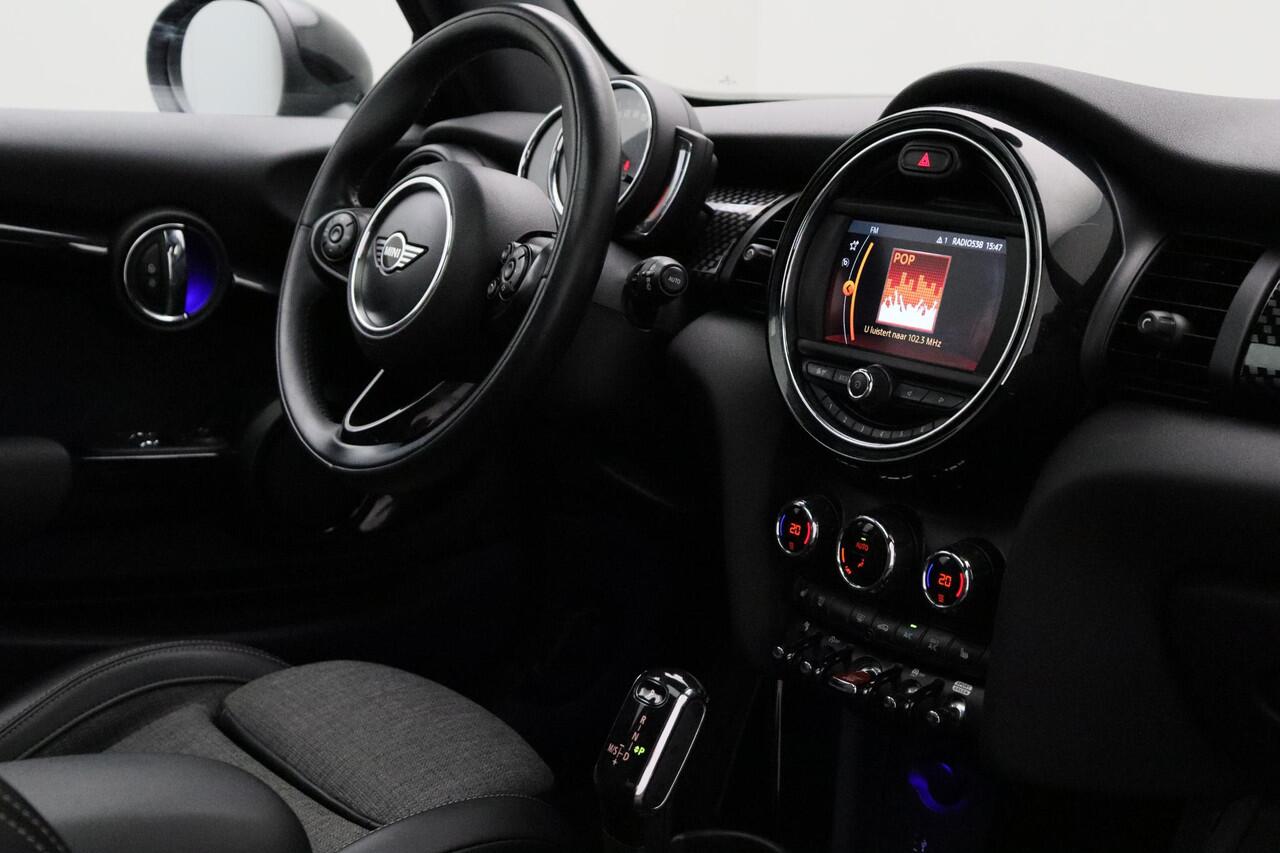 Mini COOPER S Mini 2.0 Chili 2018 | Airco | Stoelverwarming | Panoramadak | Onderhoudshistorie | Parkeersensoren | Cruise Control | Keyless Go | Stuurwiel Bediening | Boekjes
