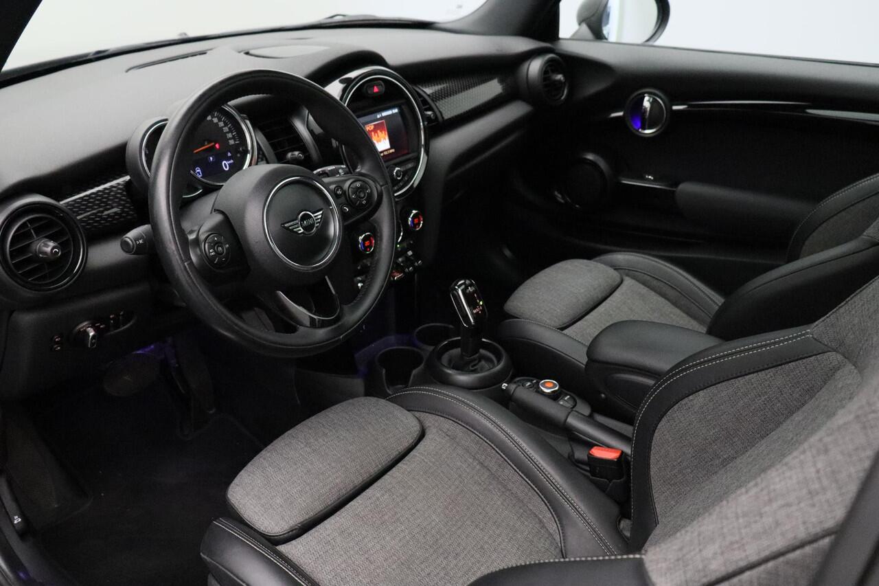 Mini COOPER S Mini 2.0 Chili 2018 | Airco | Stoelverwarming | Panoramadak | Onderhoudshistorie | Parkeersensoren | Cruise Control | Keyless Go | Stuurwiel Bediening | Boekjes