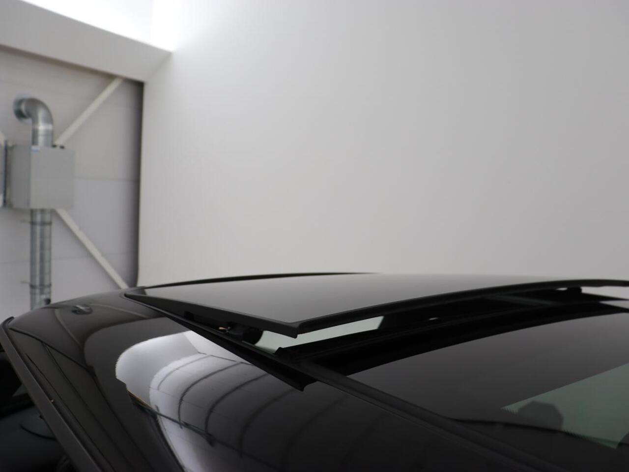 Mini COOPER S 2.0 60 Years | Panoramadak | Stoelverwarming | Leder | Head-Up | Park Assist | Carplay | Navigatie | Keyless | Full LED | Harman/Kardon | Climate control | Cruise control