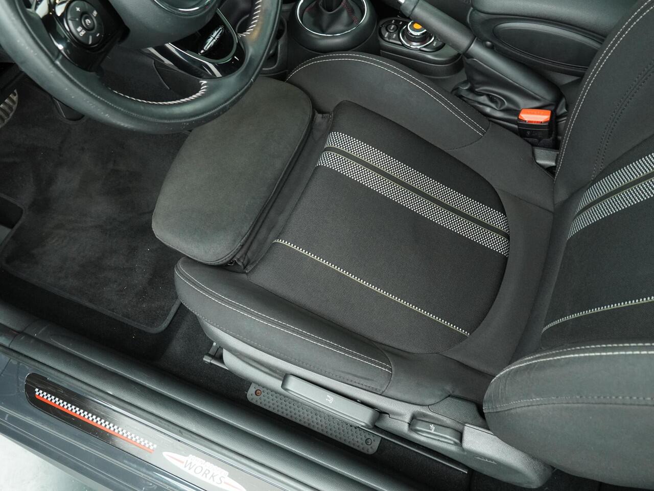 Mini COOPER S 3-deurs | Knightsbridge Edition | JCW-trim | Panoramadak | Comfort access |