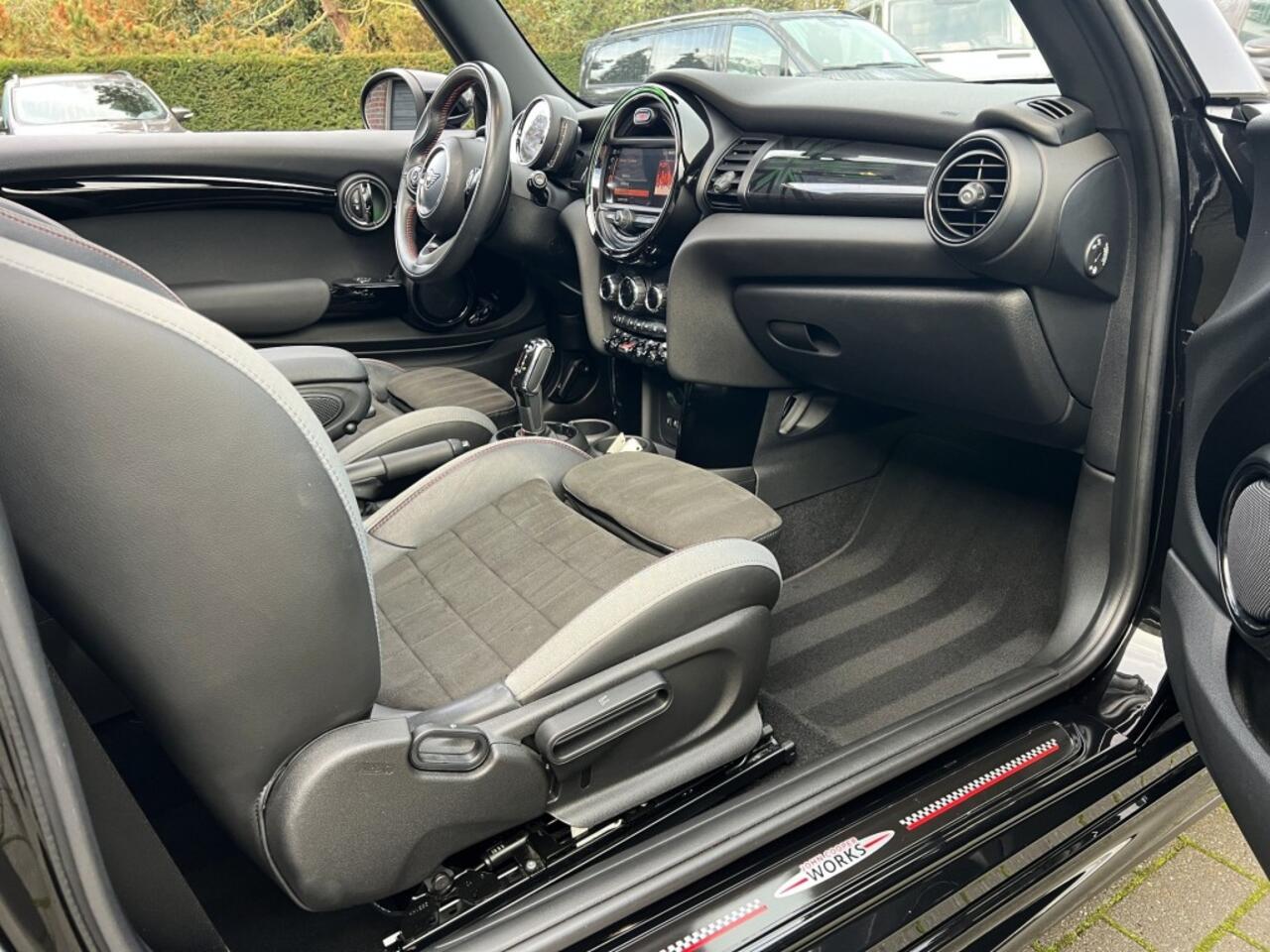 Mini COOPER S John Cooper Works Aut Pano Keyless LED 192 PK JCW Sportstoelen