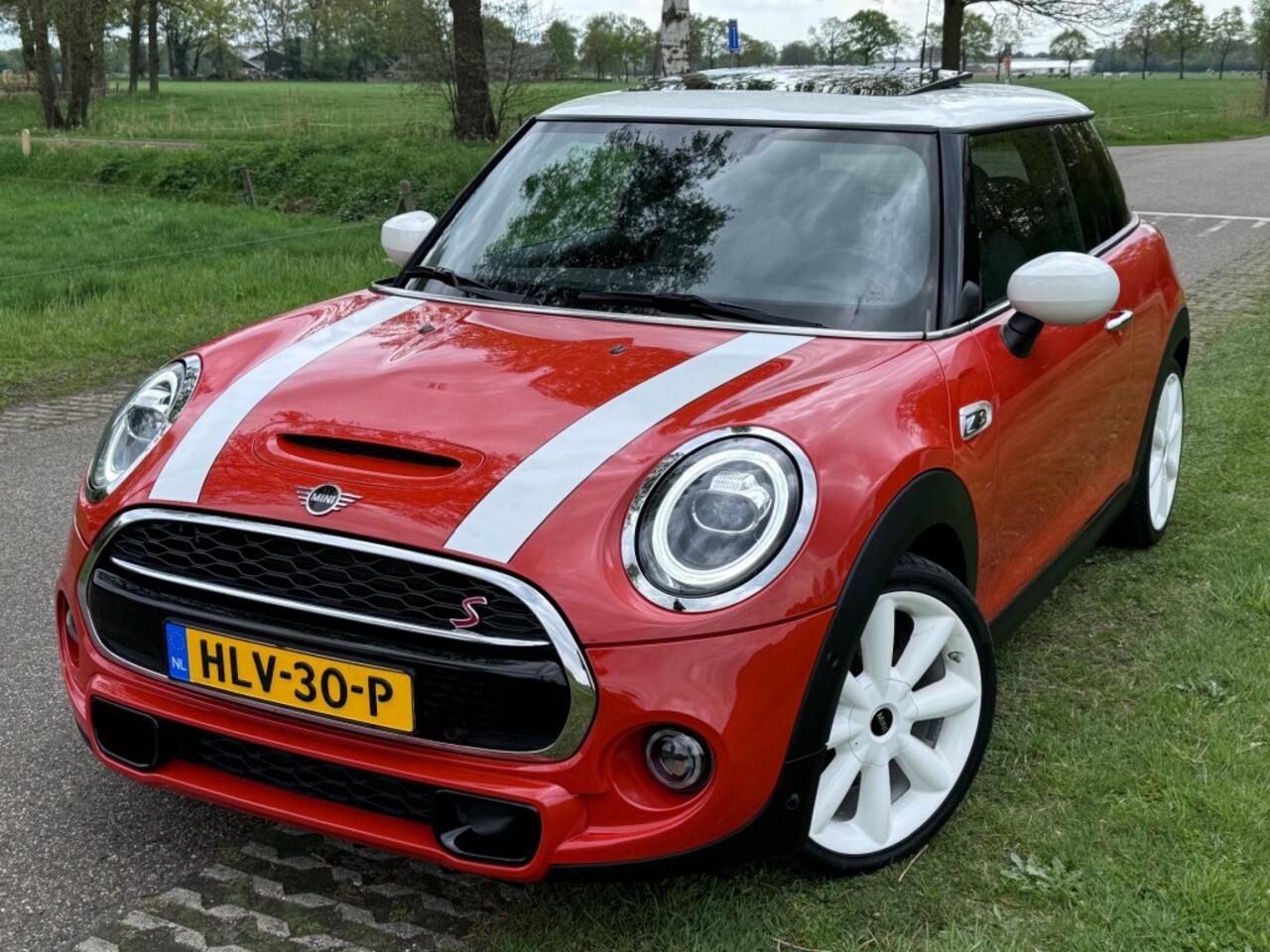 Mini COOPER S 192PK / JCW STUURWIEL / PANORAMADAK / 18 INCH / UNIEK!